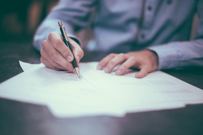 Contratto tra professionista e consumatore — articolo blog Studio Ansidei